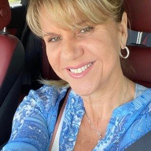 Meet your Posher, Rina